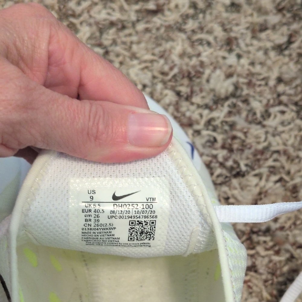 Nike White and Pink Athletic Shoes - Picture 4 of 8